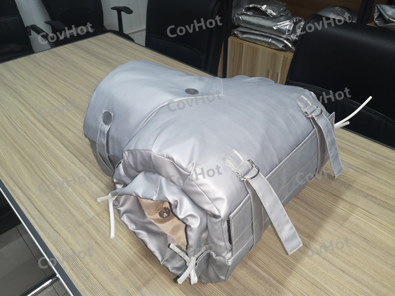 ? ? ? ?冬季氣溫逐漸變冷，我們大家自覺不自覺的都穿上了厚厚的衣服御寒。那么問題來了，我們的設備是否“穿暖”了？要不要穿些東西？穿哪些可以溫暖過冬？ ? ? ? ?石油，電力，化工等很多行業裝置每年冬季都會開展設備防凝凍工作，目的就是不凍壞一臺設備、一條管線。設備凝凍只是因為環境溫度的降低，解決這個問題常規來說不外乎就是做保溫。 ? ? ? ?為此，科好特開發了可以與閥門及設備一同工作的可拆裝保溫產品，安裝和拆卸變得容易，可反復使用。<a href=http://m.jmwfg.com.cn/e/tags/?tagname=%E9%98%80%E9%97%A8%E4%BF%9D%E6%B8%A9 target=_blank class=infotextkey>閥門保溫</a>產品用材屬于輕質柔性無石棉材料，在高度復雜和狹窄的區域同樣可以很好使用，無論是截止閥、球閥等均可安裝。通常用戶只需提供閥門名稱型號和同一型號數量清單即可訂購相應的可拆卸<a href=http://m.jmwfg.com.cn/e/tags/?tagname=%E9%98%80%E9%97%A8%E4%BF%9D%E6%B8%A9%E5%A5%97 target=_blank class=infotextkey><a href=http://m.jmwfg.com.cn/e/tags/?tagname=%E9%98%80%E9%97%A8%E4%BF%9D%E6%B8%A9 target=_blank class=infotextkey>閥門保溫</a>套</a>了，特殊類型需要提供詳細規格或尺寸?？刹鹦?a href=http://m.jmwfg.com.cn/e/tags/?tagname=%E9%98%80%E9%97%A8%E4%BF%9D%E6%B8%A9 target=_blank class=infotextkey>閥門保溫</a>產品外觀漂亮整潔、表面可擦洗，環保，無污染。 ? ? ? ?給閥門穿上“保暖衣”，給企業“錦上添花”！