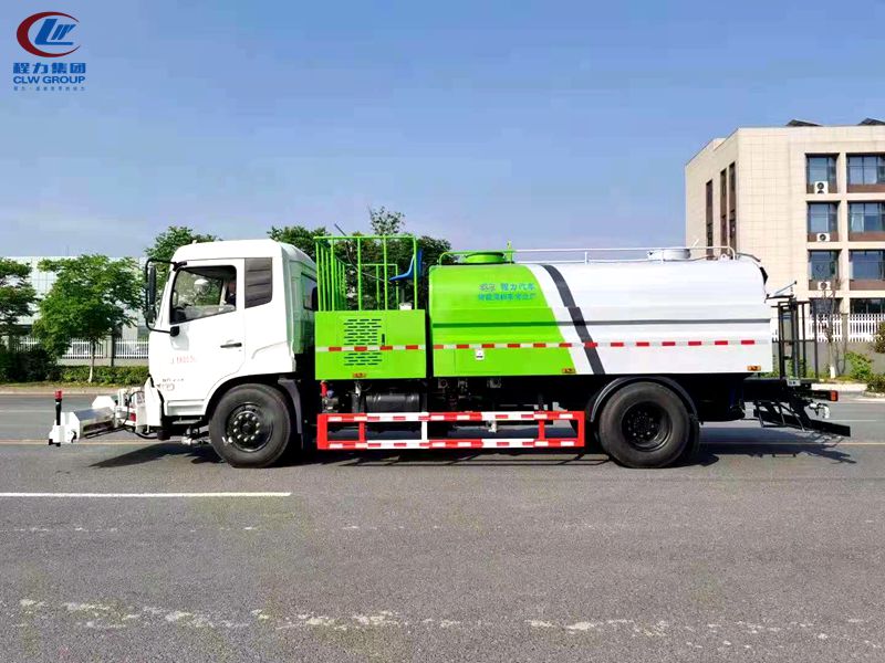 路面高壓沖洗養(yǎng)護(hù)車