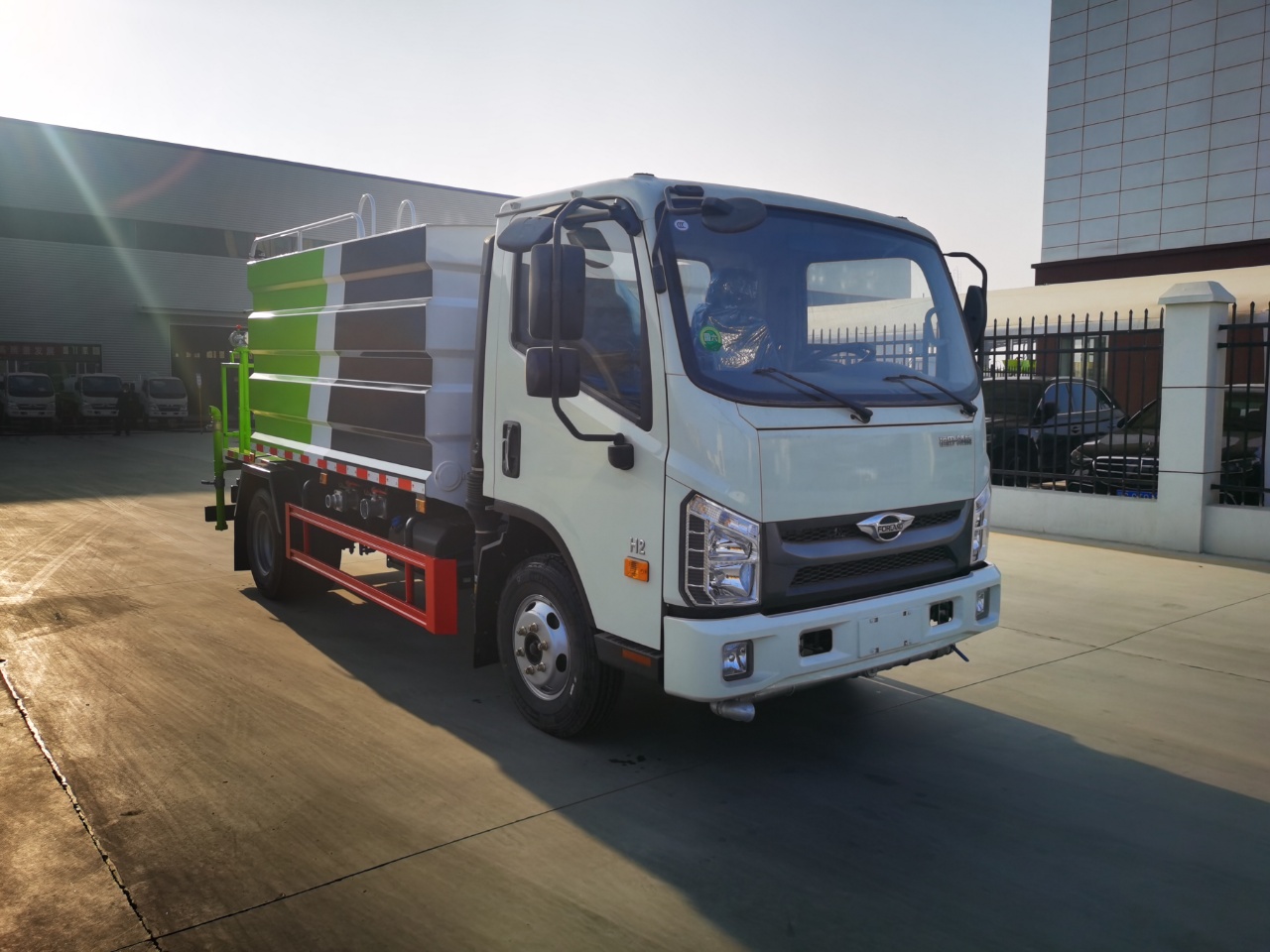 (藍牌)7.4方抑塵車